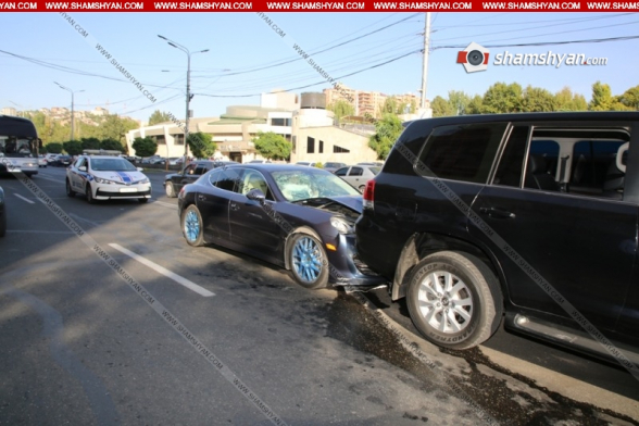 Երևանում բախվել են  Porsche Panamera-ն, Toyota Land Cruiser-ն ու Range Rover-ը